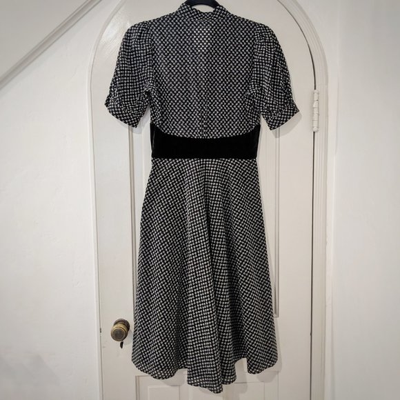 MASON by MICHELLE MASON Black Eyelet Lace & Velvet Swing 50s Look Midi Dress Sz2 - Picture 10 of 12